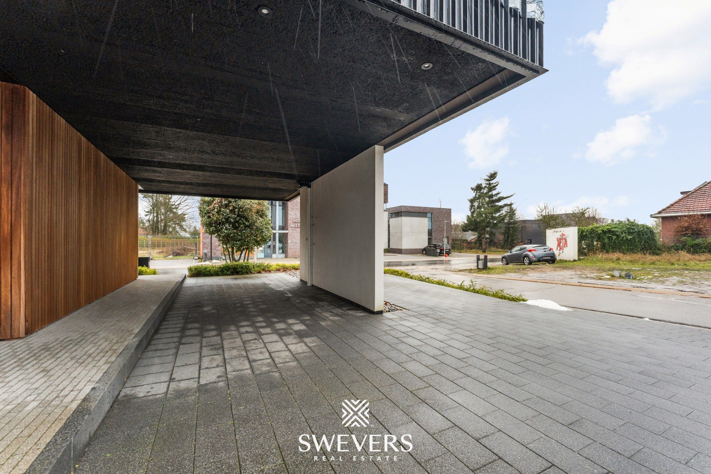 Instapklaar, volledig gerenoveerd appartement met groot terras, airco en staanplaatsen in hartje Heusden-Zolder foto 28