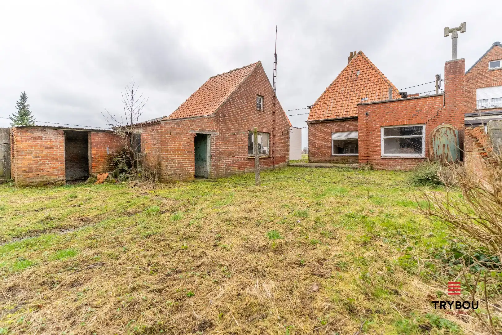 Te renoveren woning met bijgebouw en tuin in Houthulst foto 6