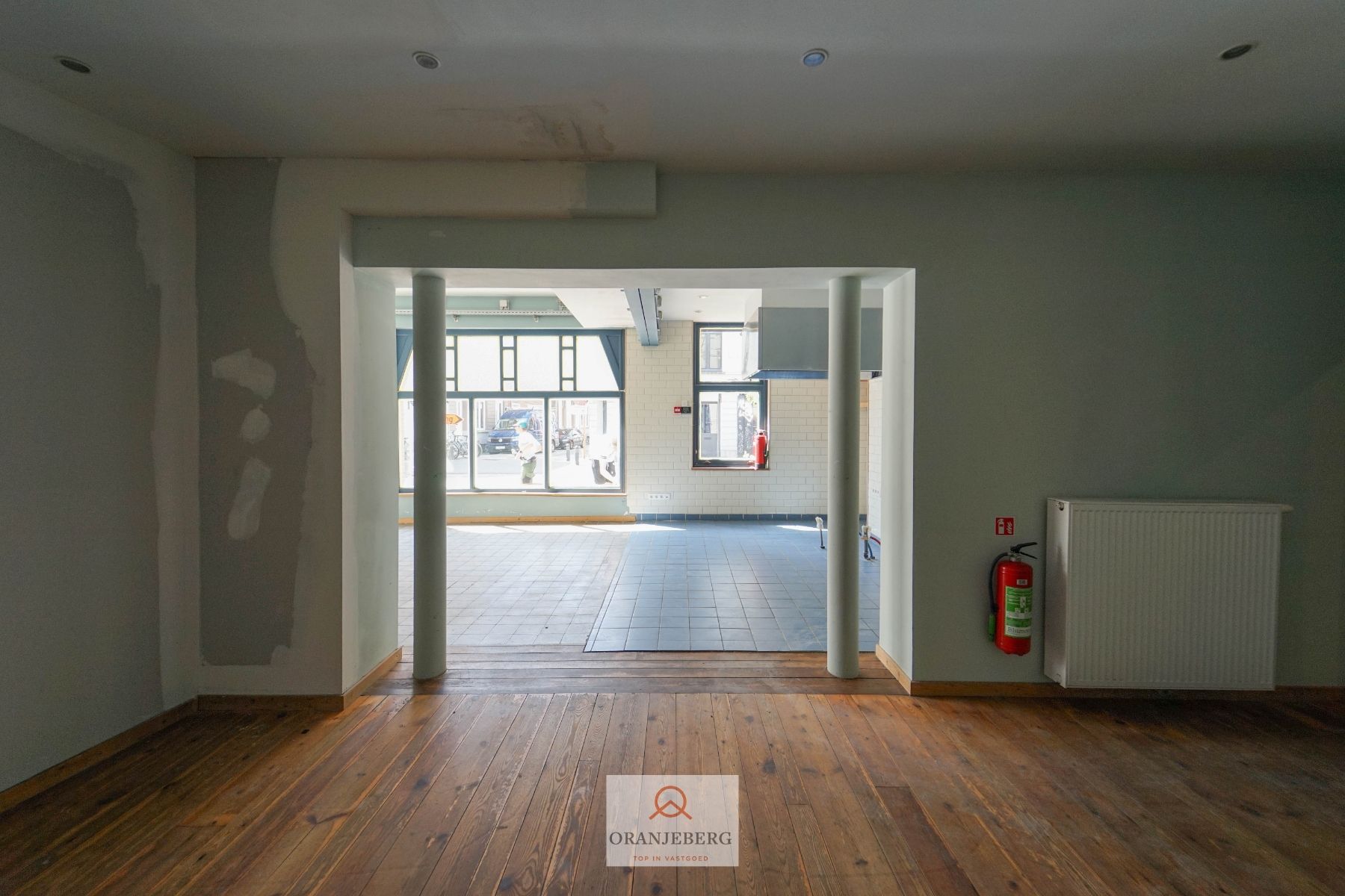 Horecavergund hoekpand met mooie visibiliteit in Papegaaistraat foto 13