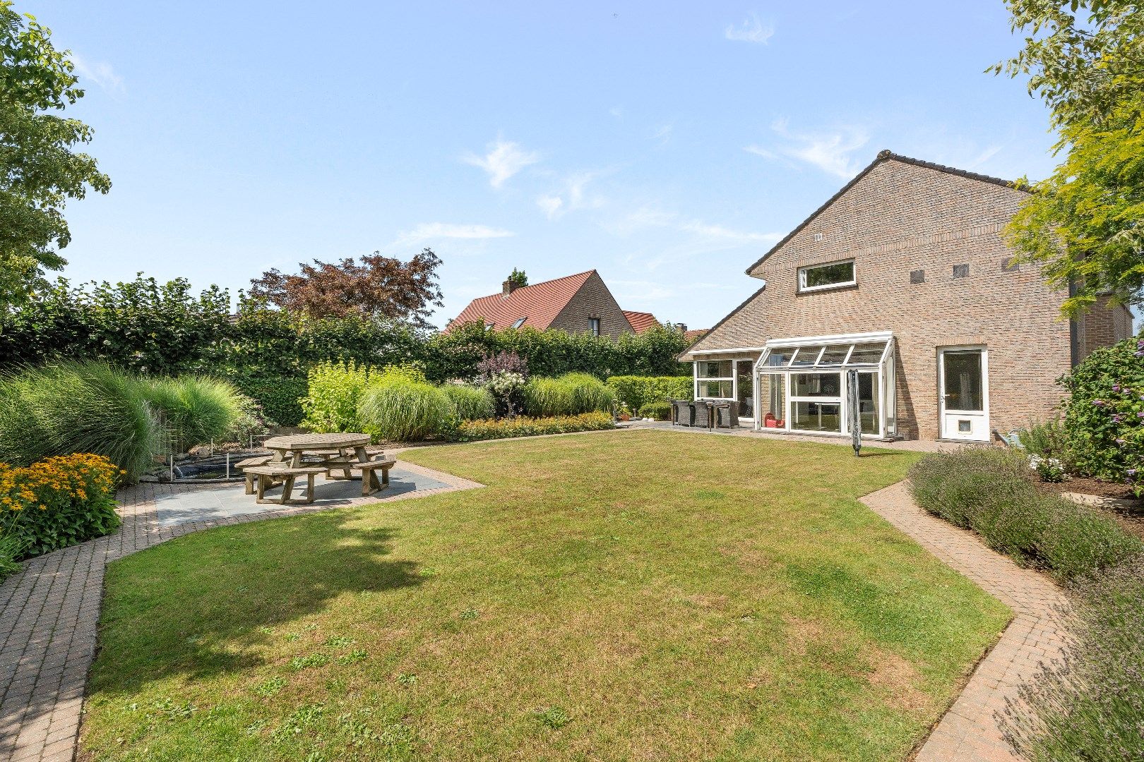 Unieke, uitstekend onderhouden villa in het hart van Ieper – rust, ruimte en comfort foto 7