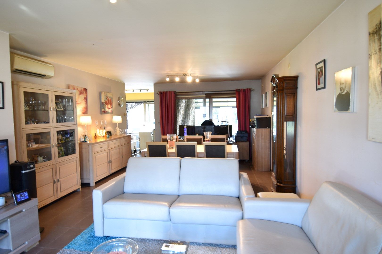 Instapklare woning (BJ 2010) met 3 slaapkamers, garage en mooi stukje tuin te koop in Heule foto 3