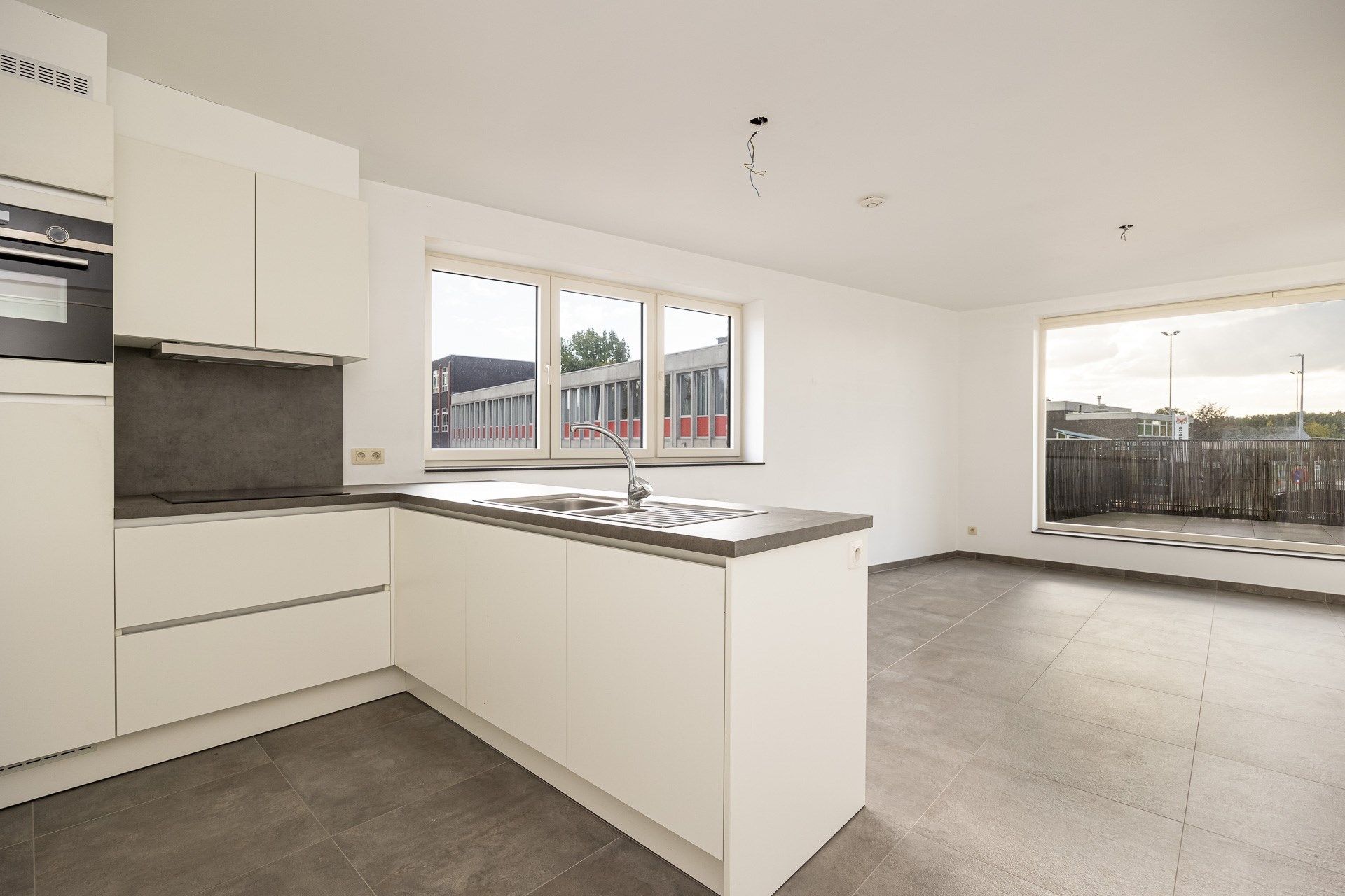 Appartement met 1 slaapkamer en autostaanplaats in het centrum van Kemzeke foto 2