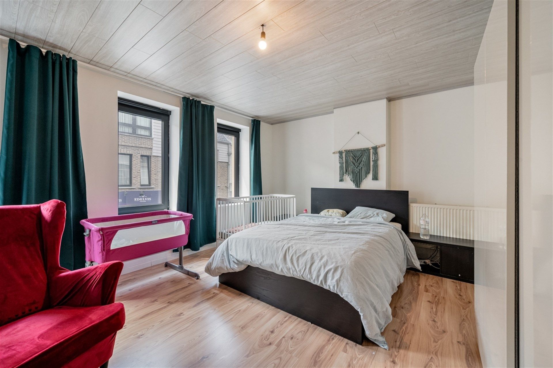 Gerenoveerde, ruime gezinswoning met 5 slaapkamers in hartje Denderhoutem foto 10