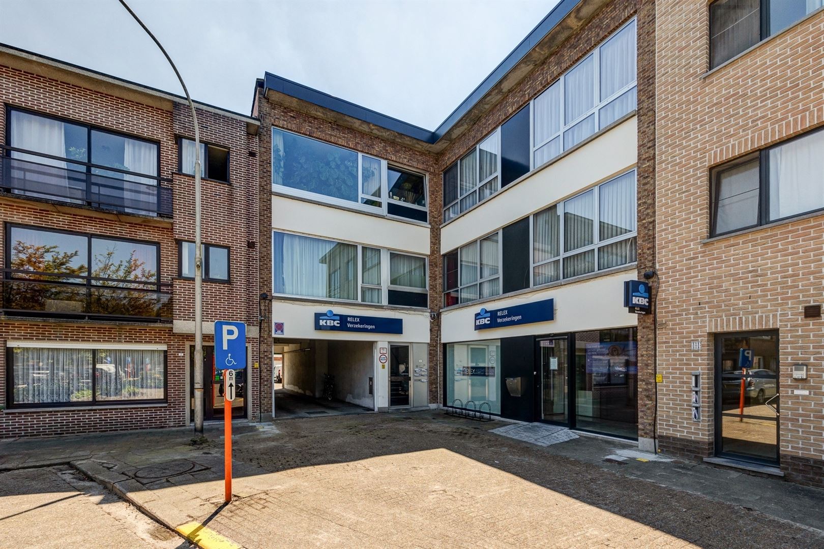 Lichtrijk appartement met twee slaapkamers en terras foto 20