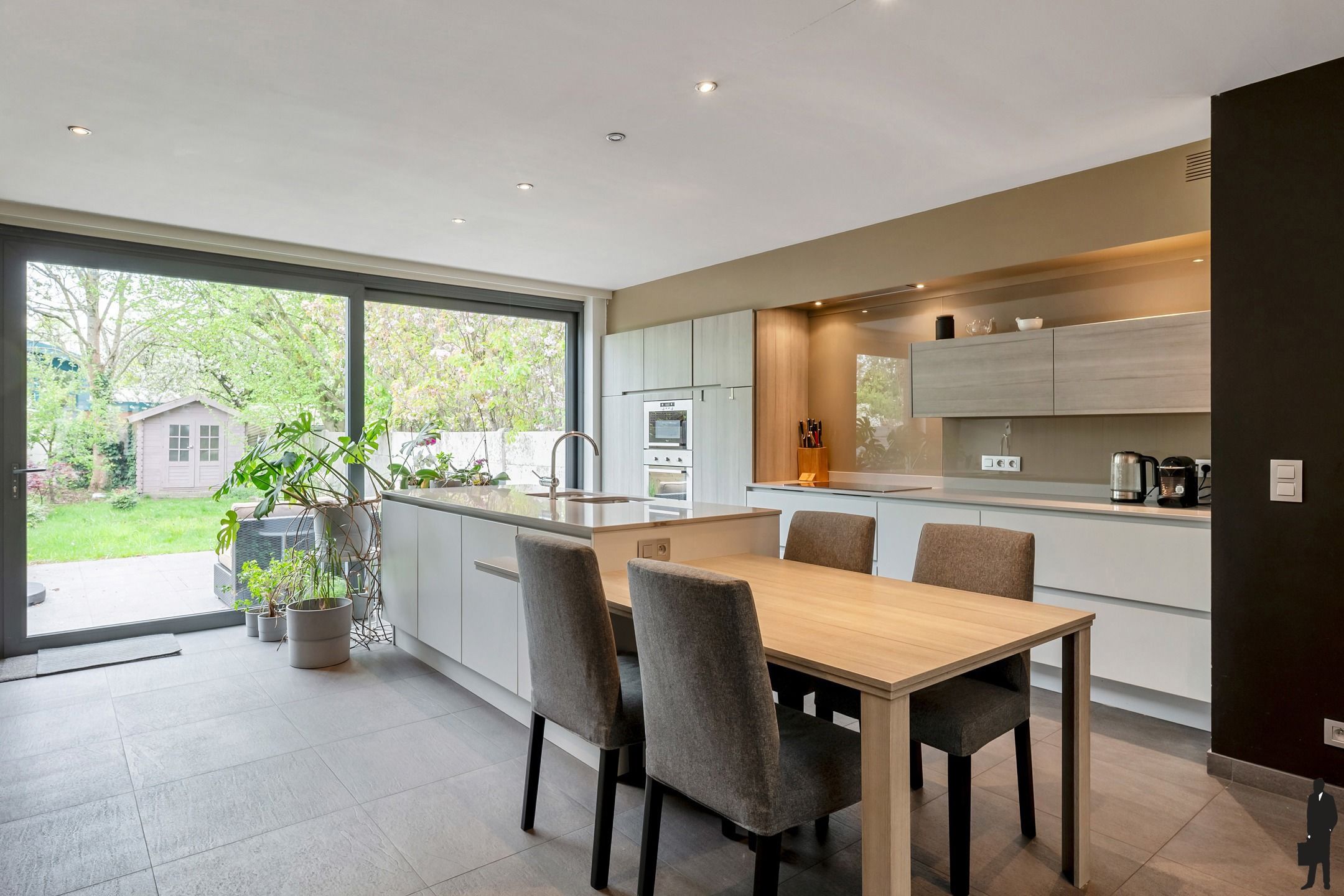 Prachtige woning met tuin op een toplocatie foto 5
