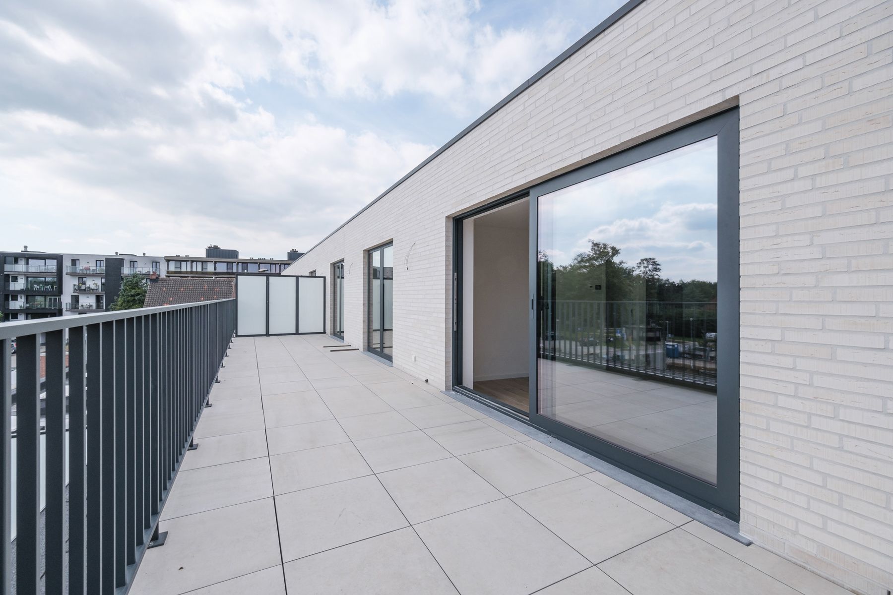 Prachtig nieuwbouwappartement met groot en zonnig terras  foto 3