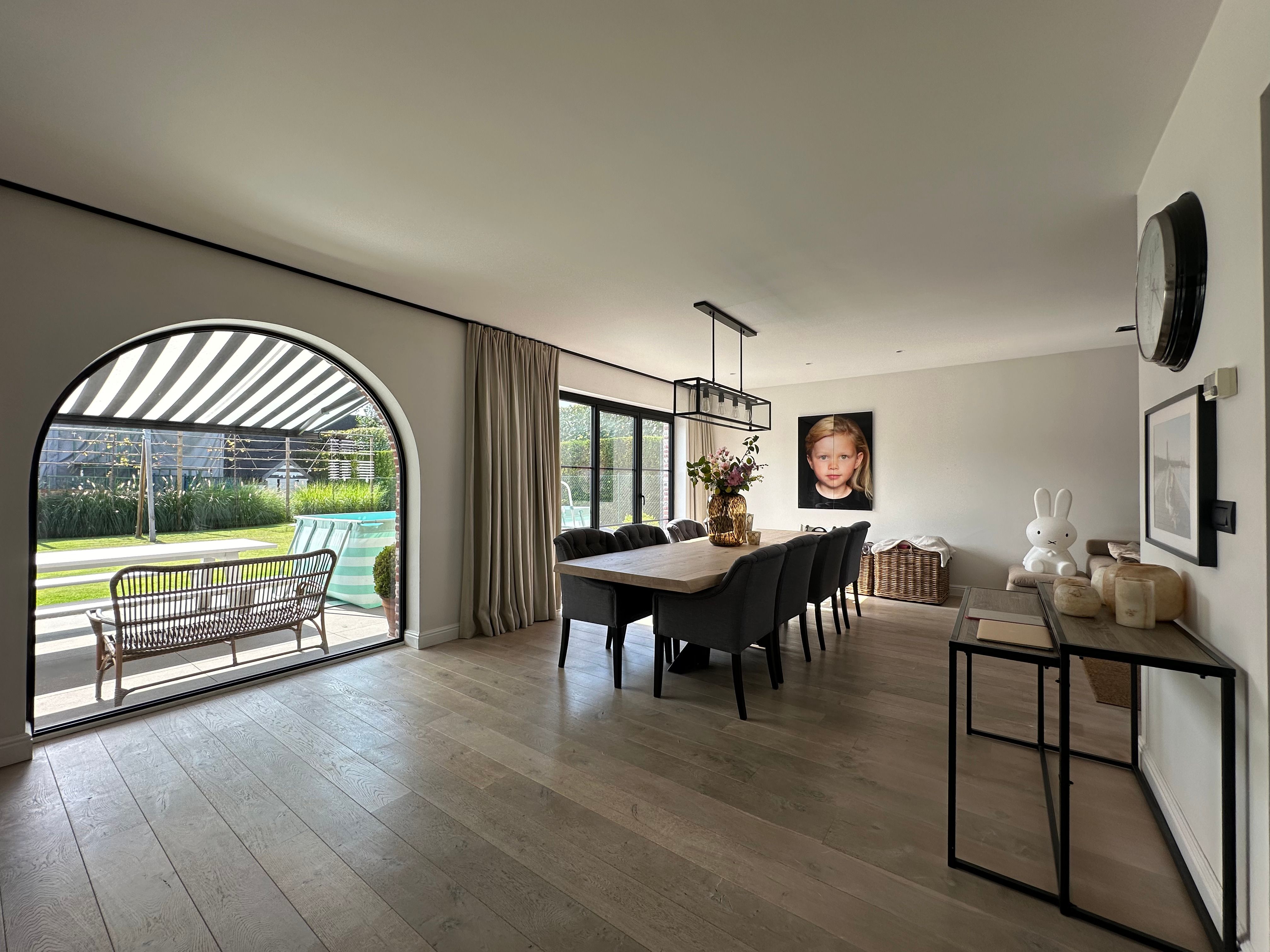 Recente, stijlvolle woning met mooie tuin nabij centrum Merelbeke foto 3