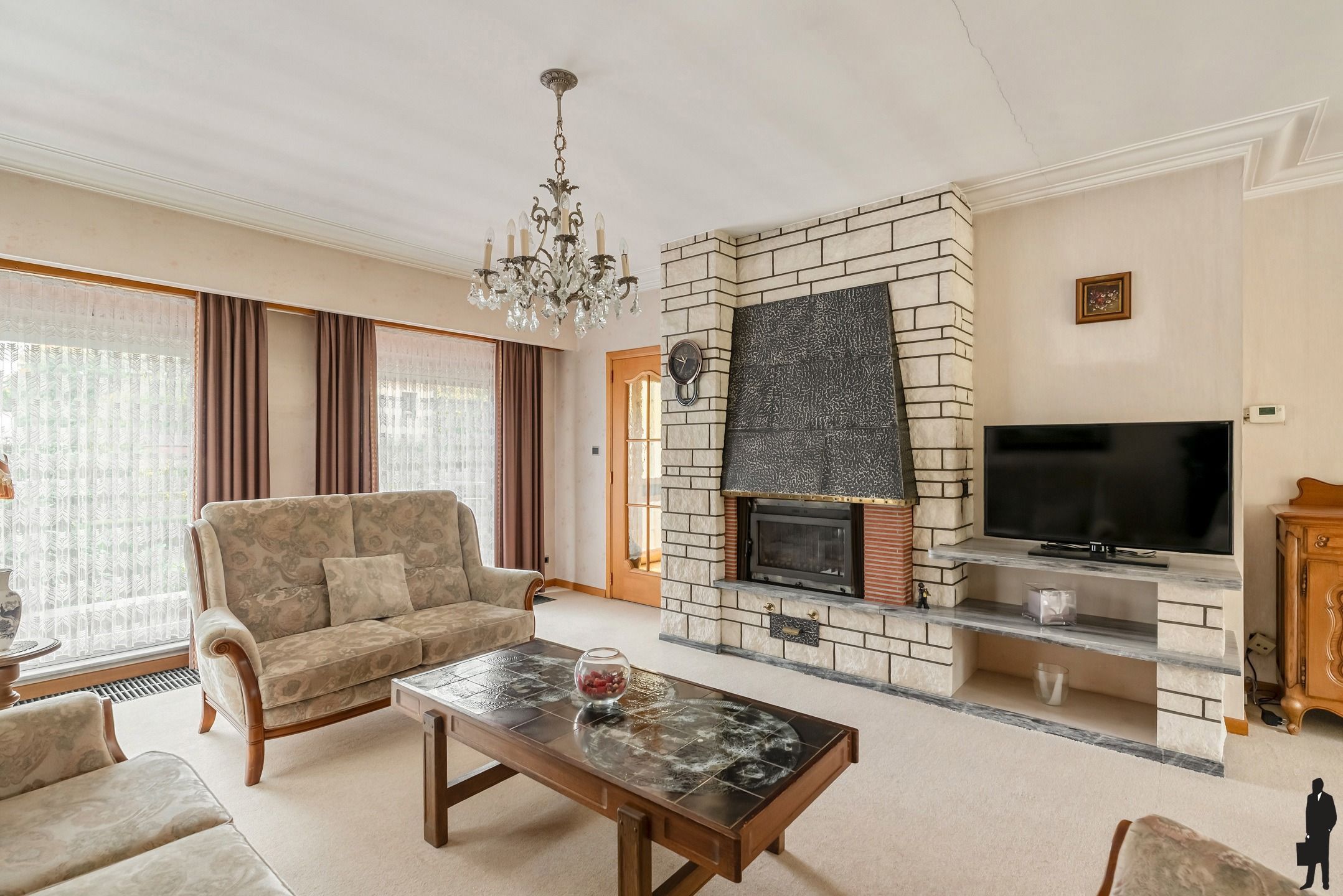 Ruime en rustig gelegen villa (341 m²) met 5 slk op een mooi perceel van 942 m². foto 10