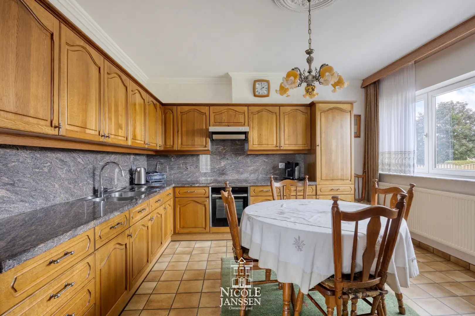 Woning met tuin (te verkavelen tot bouwgrond) foto 9