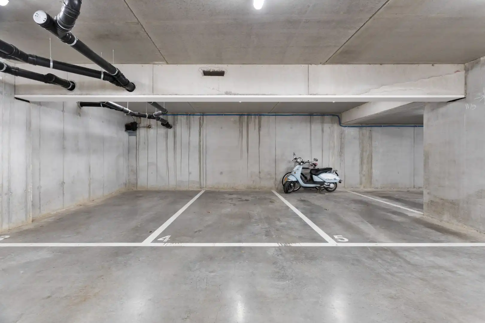 Modern appartement met ruim terras, rustige ligging in randstad Tongeren foto 17