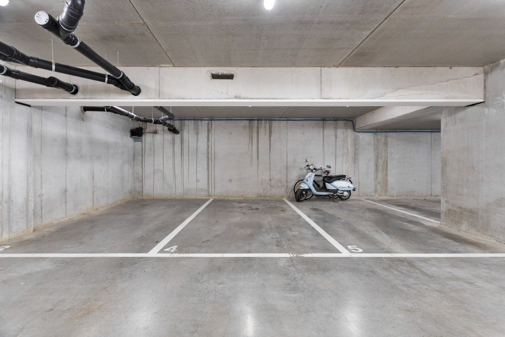 Modern appartement met ruim terras, rustige ligging in randstad Tongeren foto 17