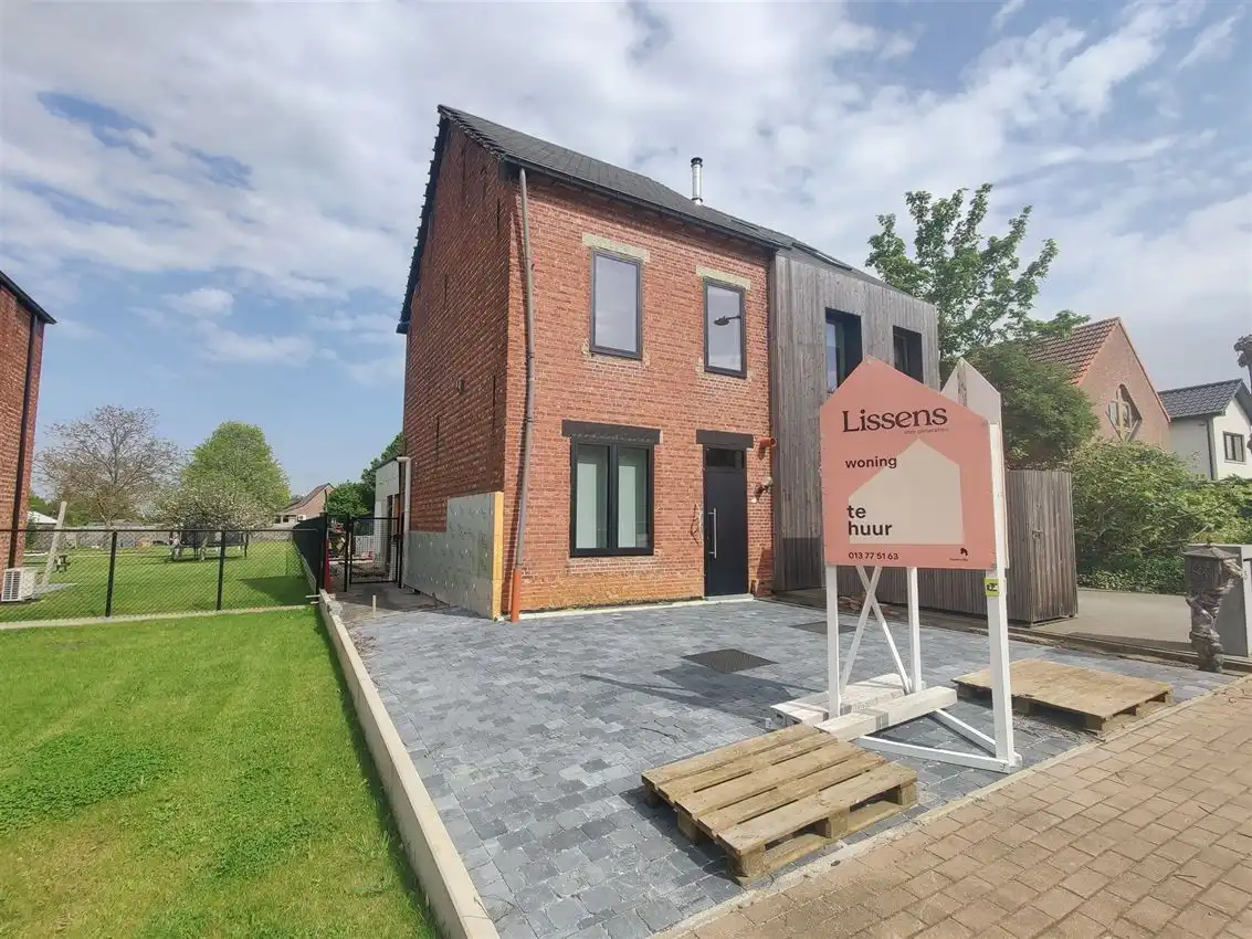 Prachtig, volledig vernieuwde woning met 3 slpk. foto 27