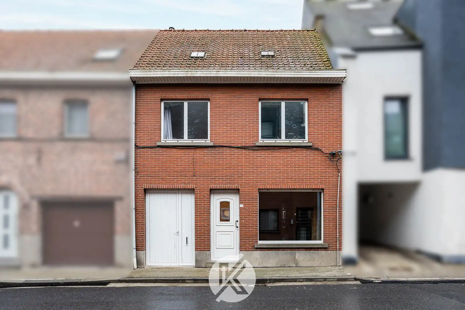 Op te knappen woning nabij centrum Herzele foto {{pictureIndex}}
