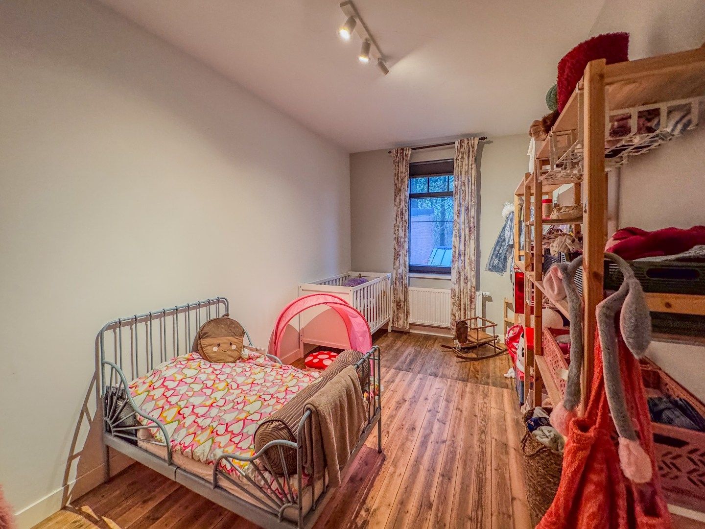 Woning met 3 slaapkamers, garage en gezellig stadstuintje met berging. foto 15