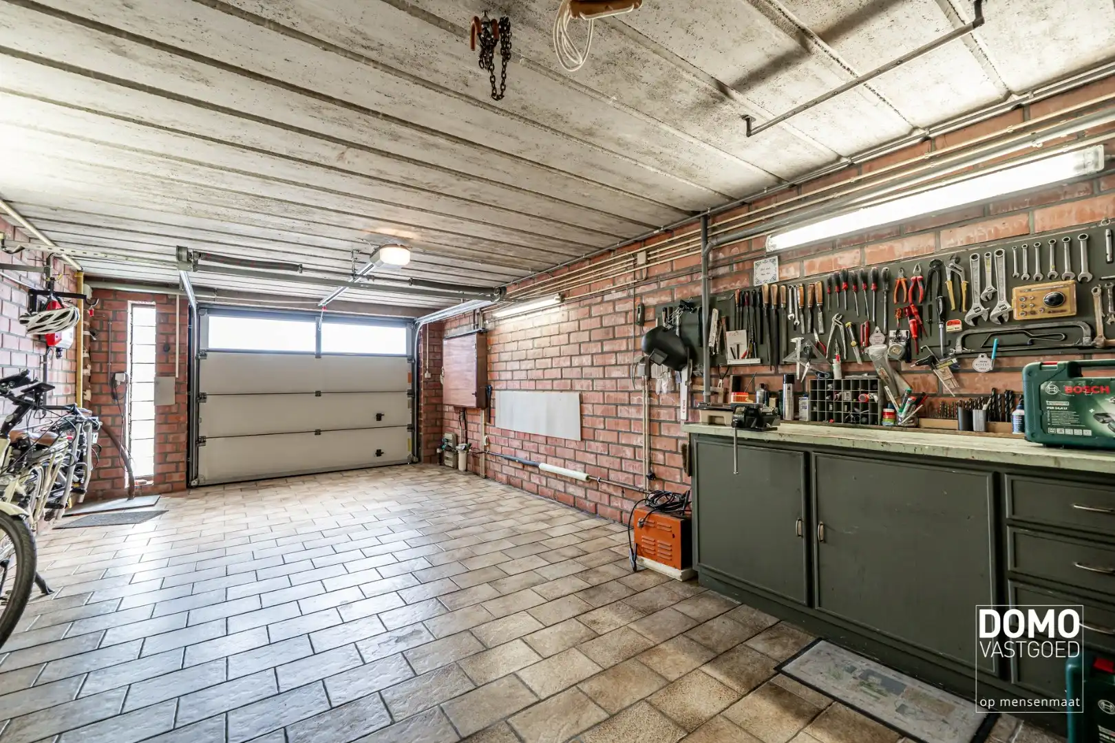 GERENOVEERDE, INSTAPKLARE GEZINSWONING MET 4 SLAAPKAMERS TE TUILT foto 20