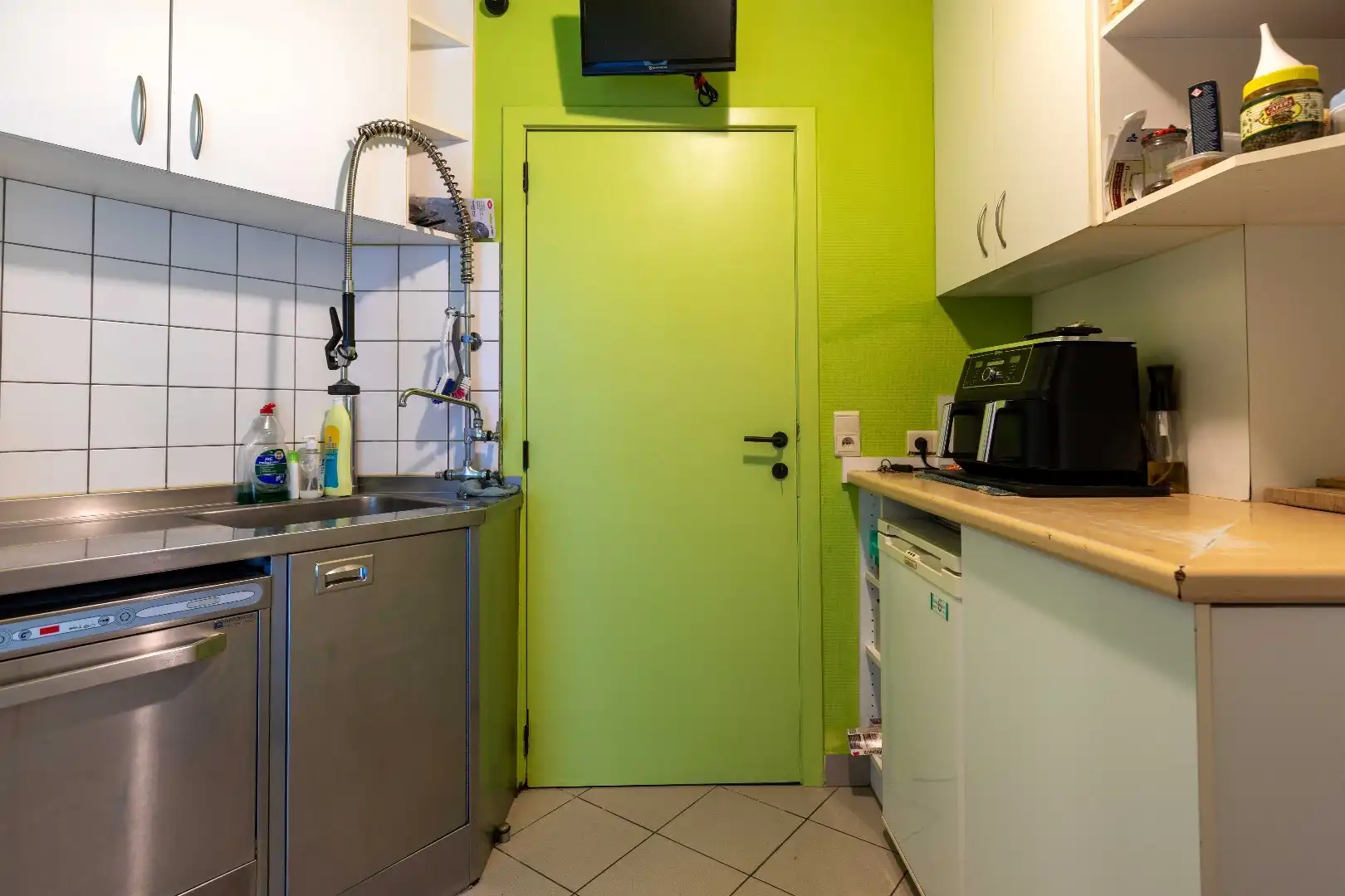 PUUR FRITUUR, uiterst goed gelegen met woonst en parking! foto 14