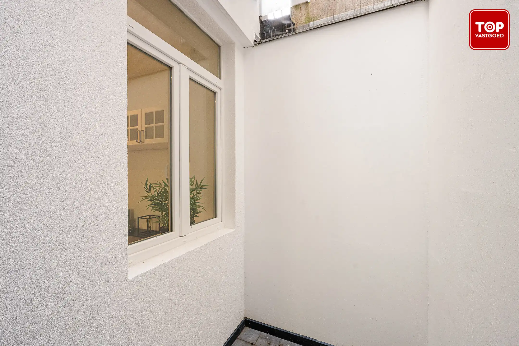 Totaal gerenoveerde woning met EPC B. foto 13