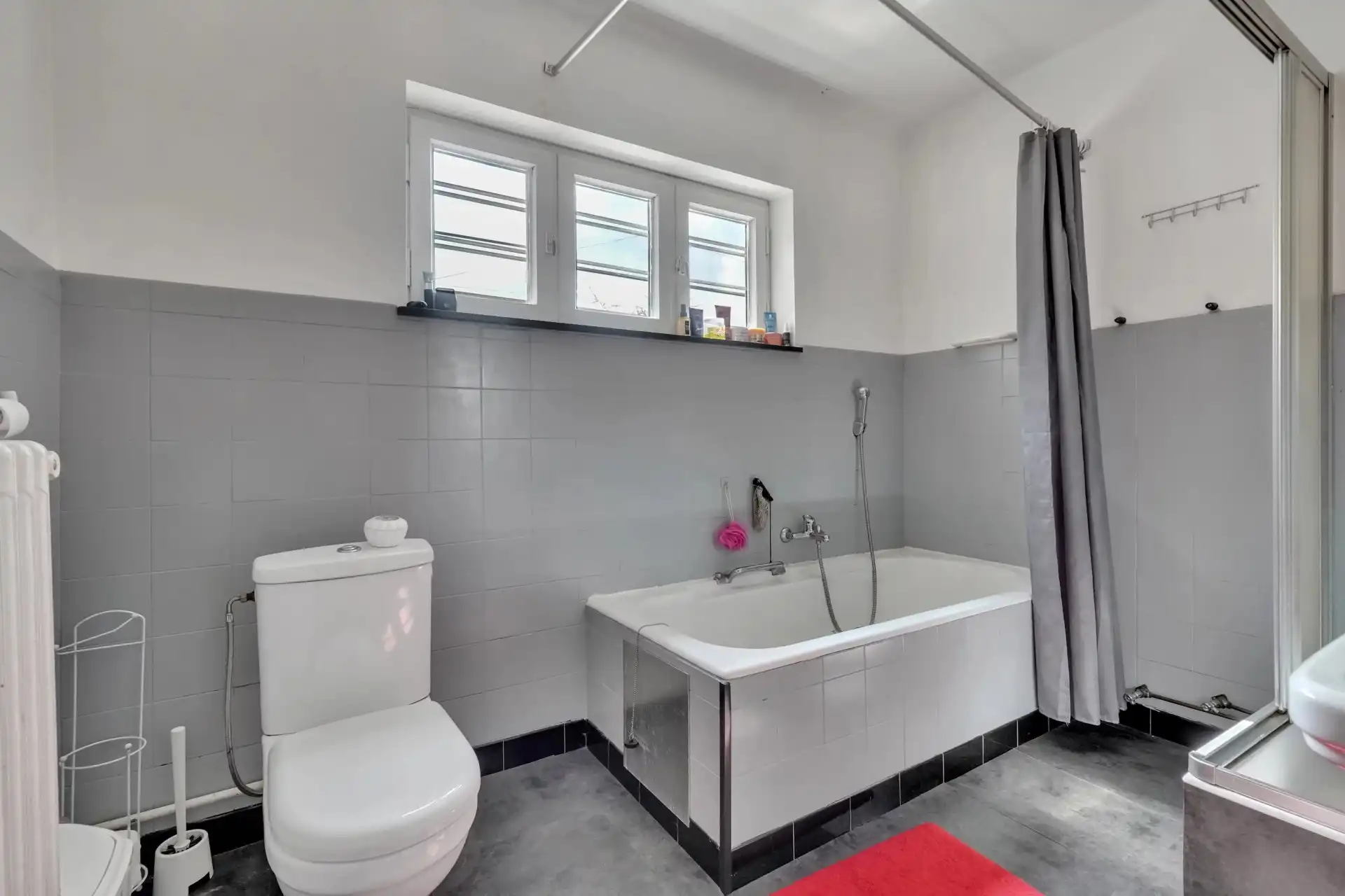 Instapklaar duplex appartement met 3 volwaardige slaapkamers foto 15