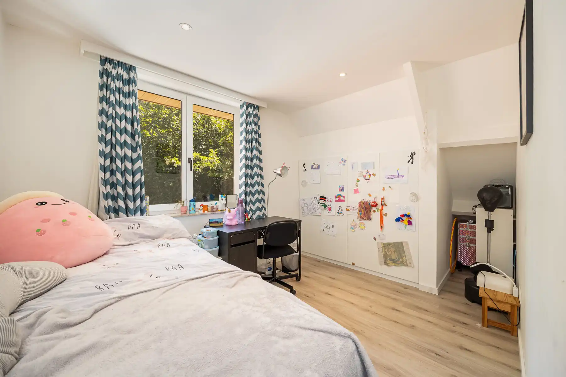 Gerenoveerde villa met 6 slpk, praktijk, zwembad op 1.867m² foto 22