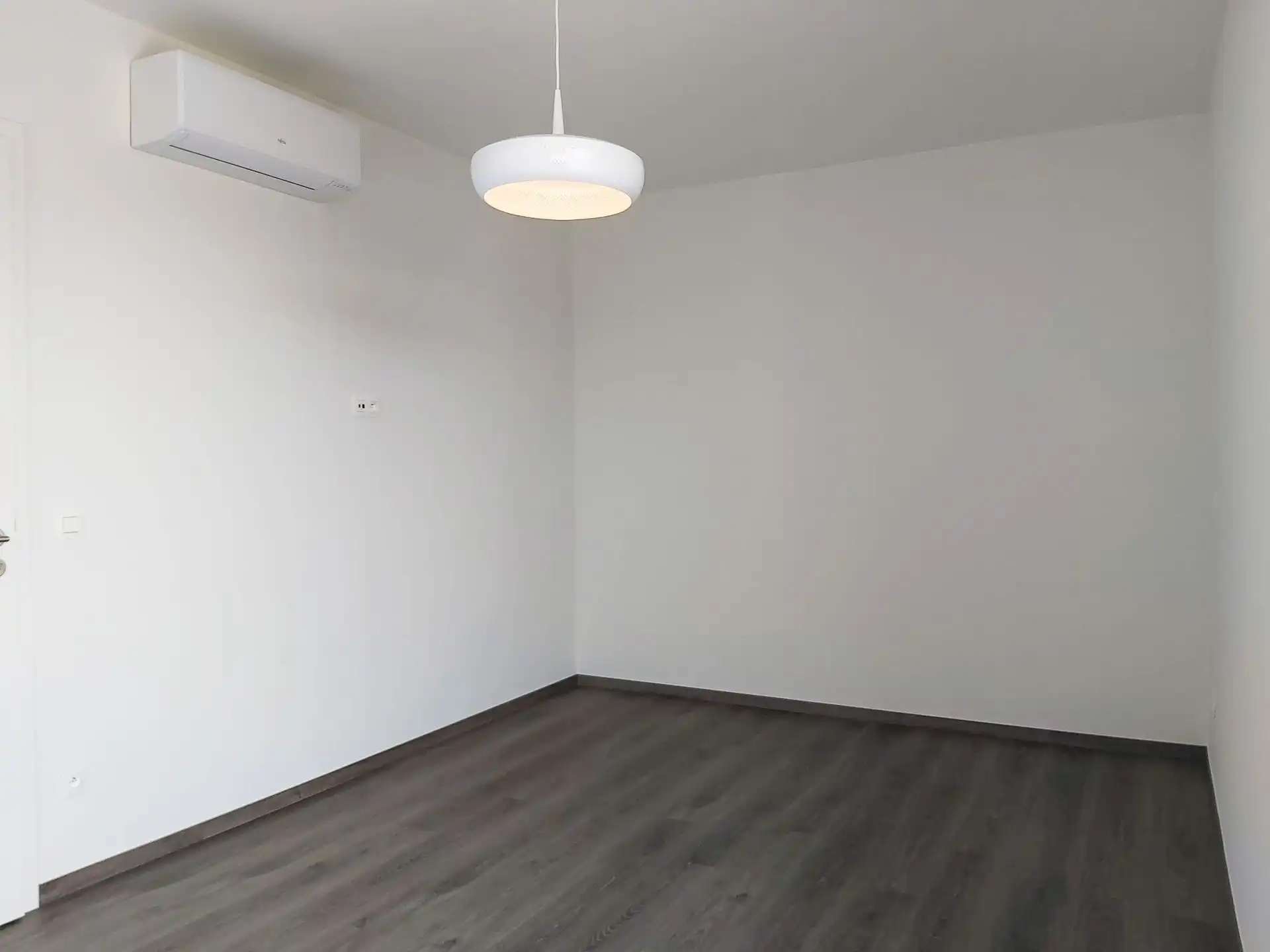 Instapklare patiowoning met 3 slaapkamers en 2 autostaanplaatsen in het rustige Uikhoven/Maasmechelen! foto 11