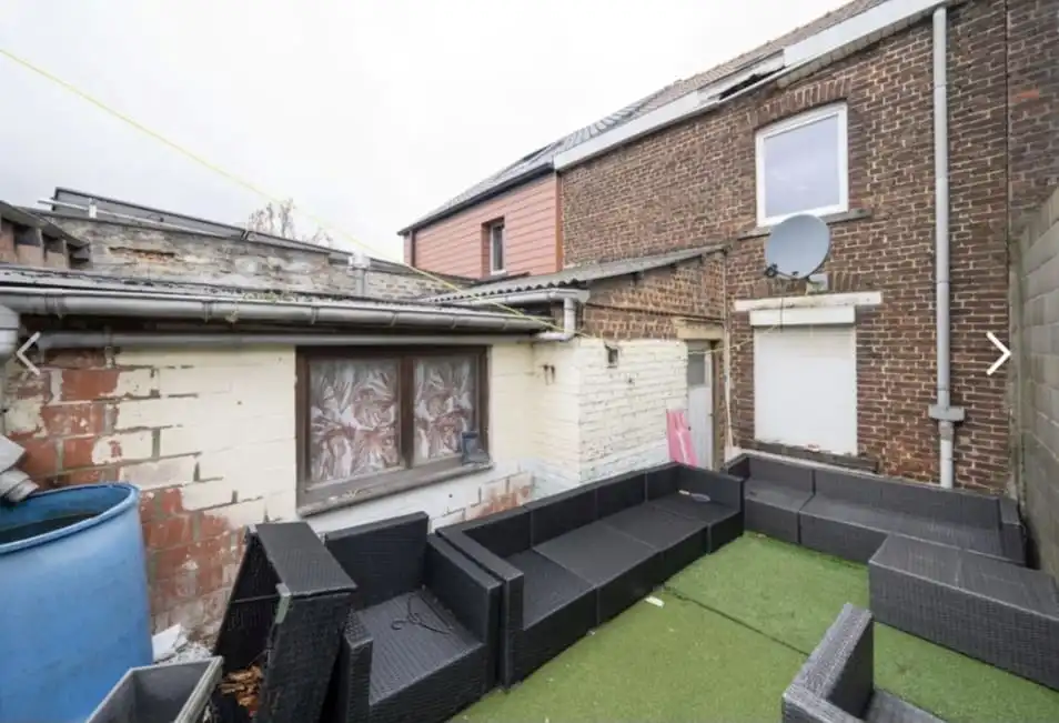 MOOI GELEGEN, TE MODERNISEREN WONING ! foto 8