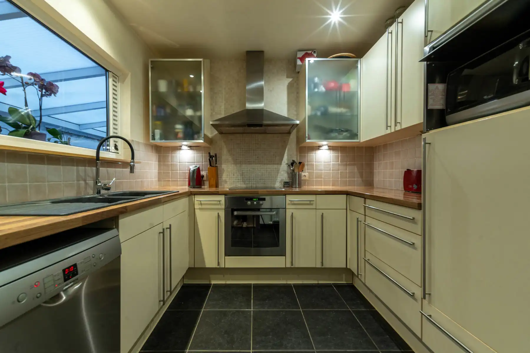 Grote gezinswoning te Niel. foto 6