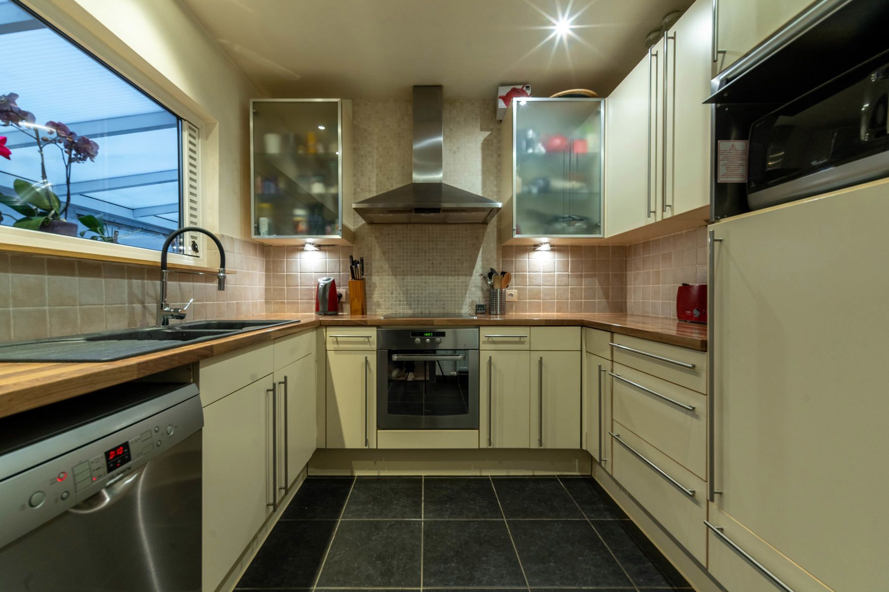 Grote gezinswoning te Niel. foto 6