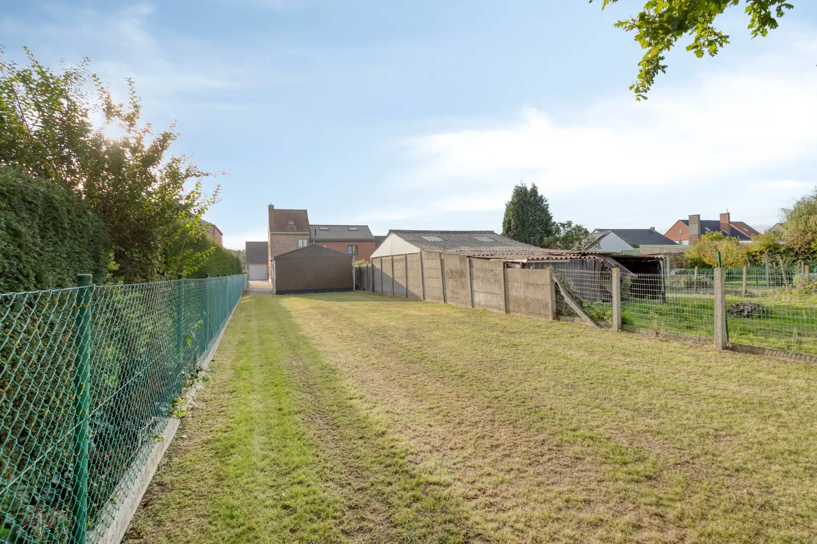 Degelijke halfopen woning met 3 slaapkamers en grote garage!! foto 19