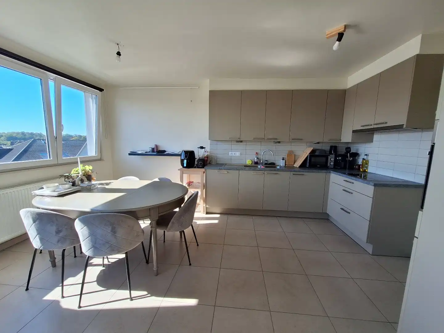 Duplex appartement met  2 SLK, dubbele garage en autostaanplaats foto 3