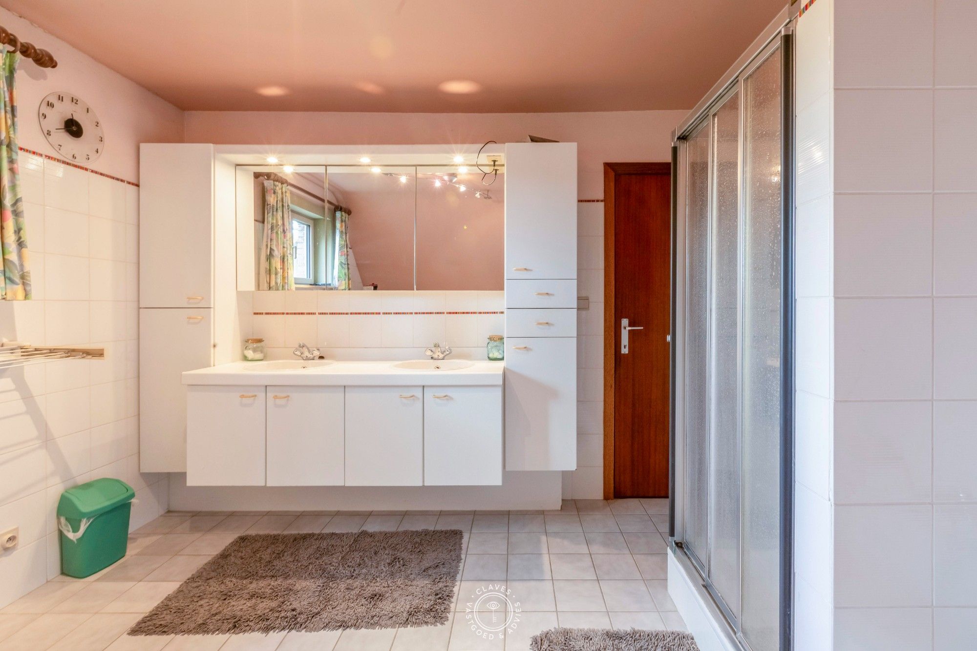 Charmante woning op een welgelegen locatie in Sinaai-Waas foto 15
