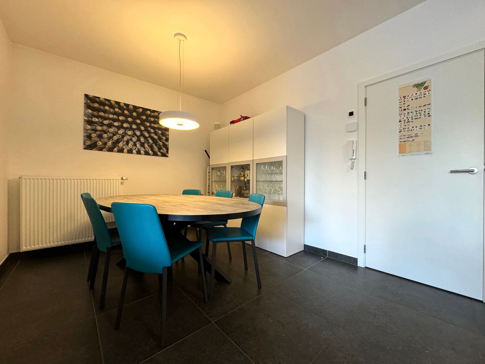 Te huur: gelijkvloers appartement in het centrum van Lennik foto 6