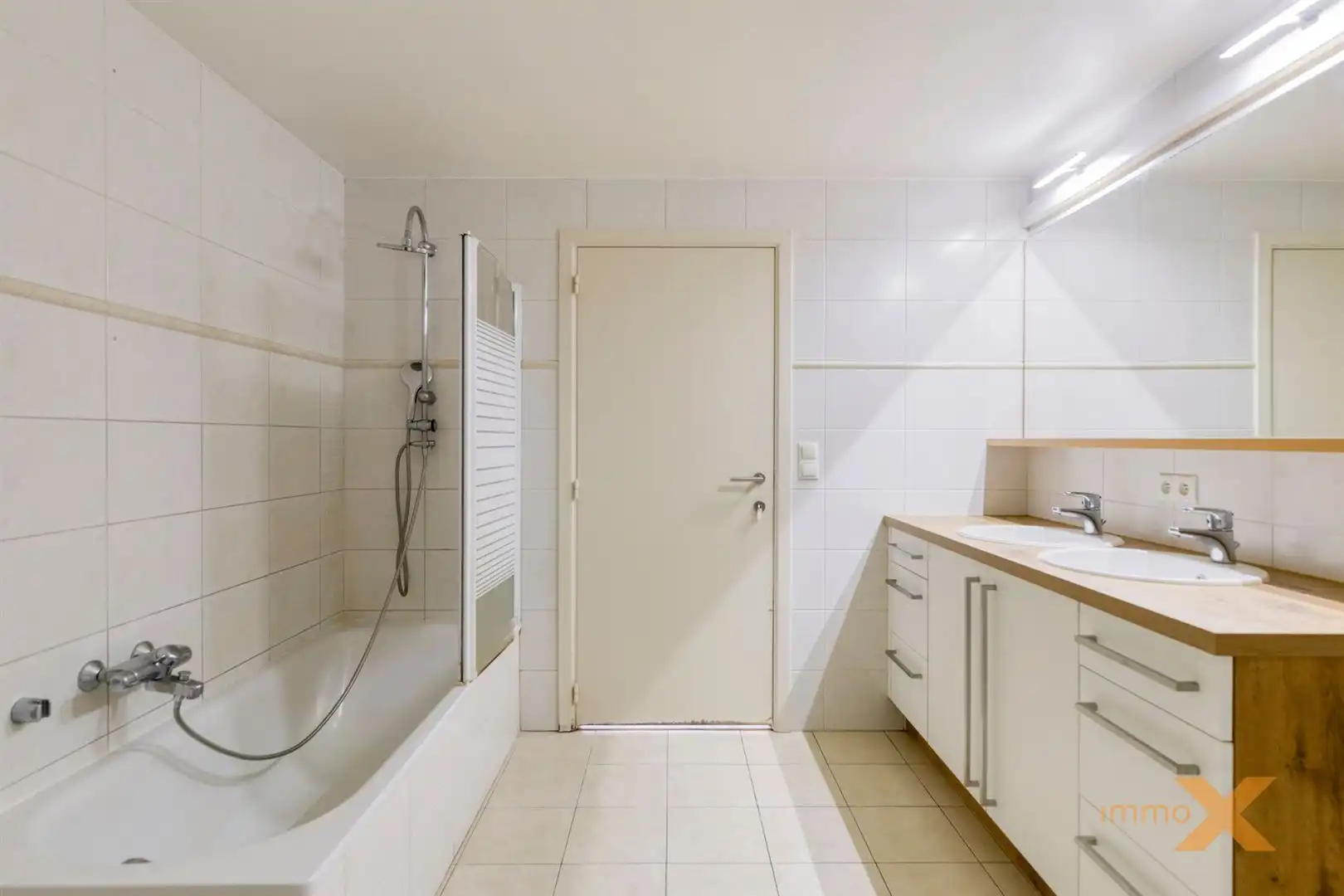 RUIME LANDELIJKE WONING foto 19