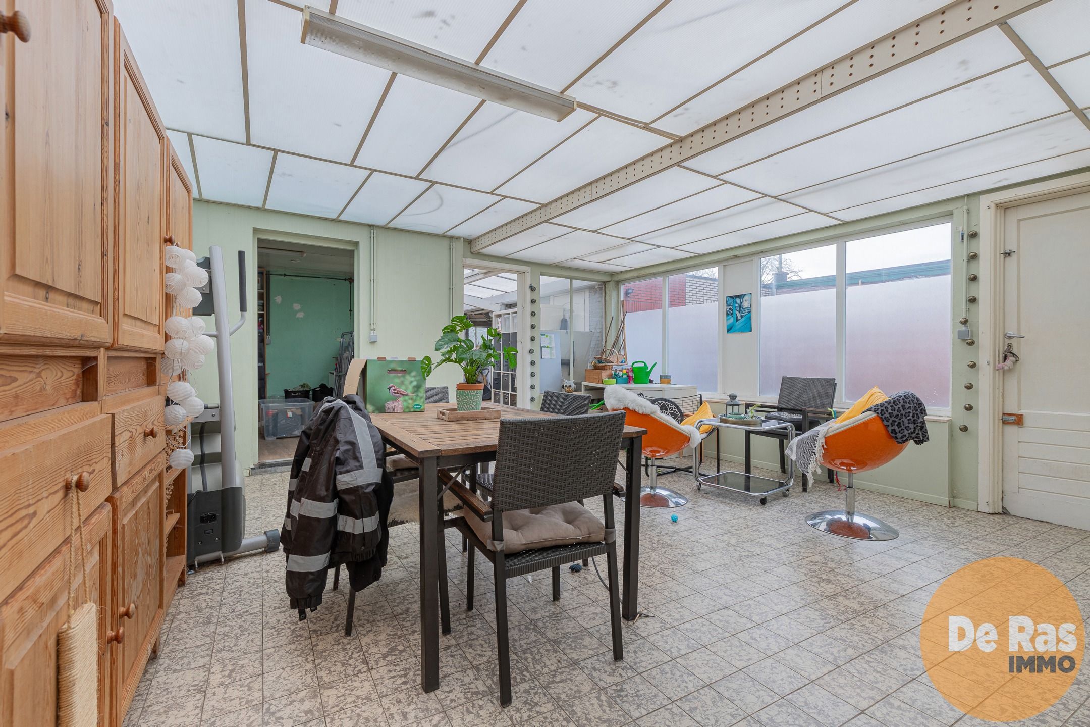 HILLEGEM - Stevige halfopen bebouwing op een rustige locatie foto 13