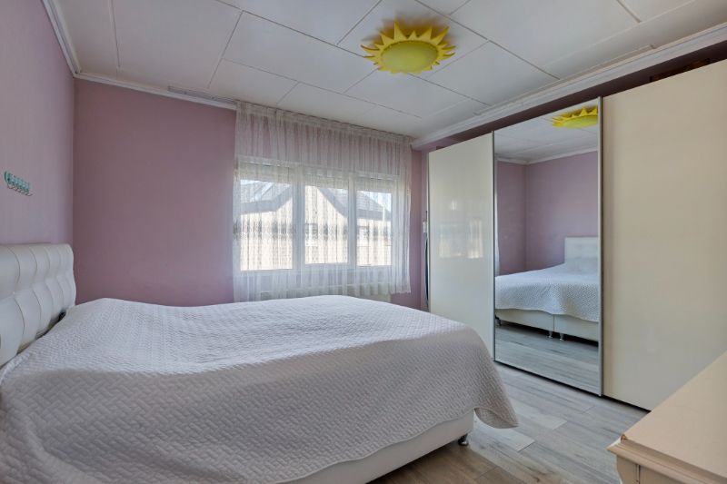 RUIME, LICHTRIJKE ALLEENSTAANDE WONING MET VEEL POTENTIEEL foto 15