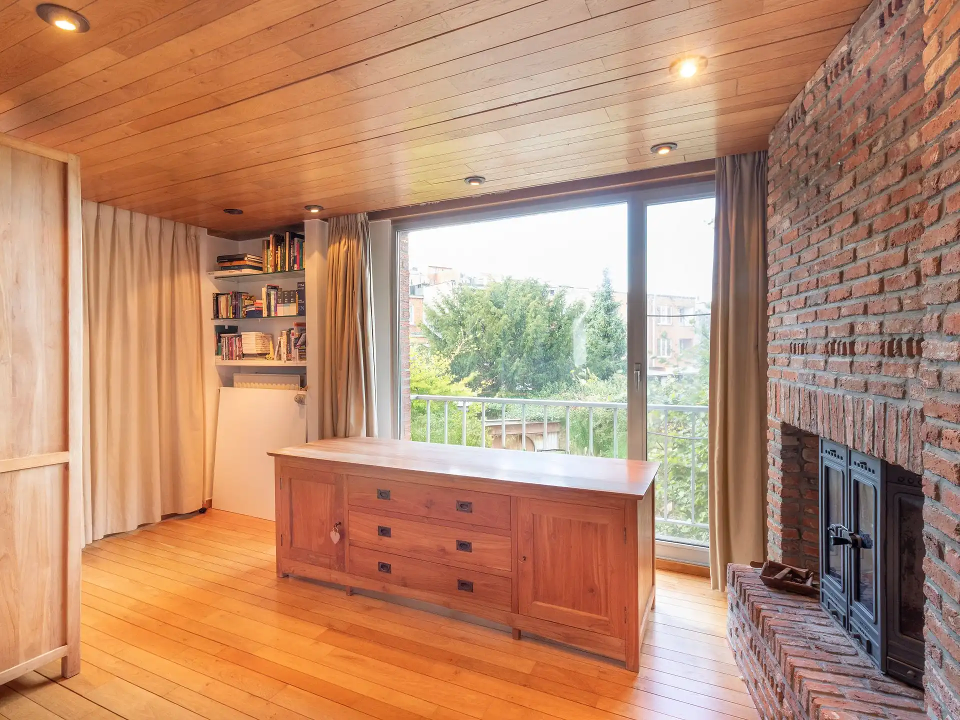 Handelspand met ruim duplex appartement foto 8