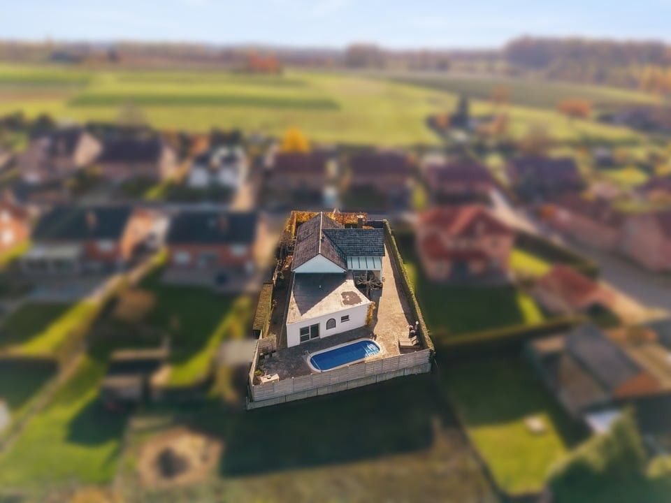 RUIME EN RUSTIG GELEGEN BUNGALOW MET 4 SLKS EN ZWEMBAD OP EEN PRACHTIG PERCEEL VAN 764M² foto 40