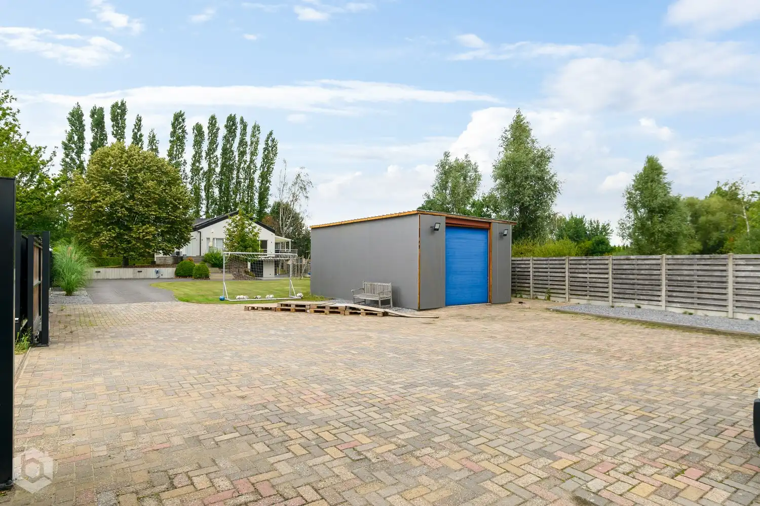 Instapklare woning met 4 slpkrs en garage op perceel 18a22ca te Heist-op-den-Berg foto 2