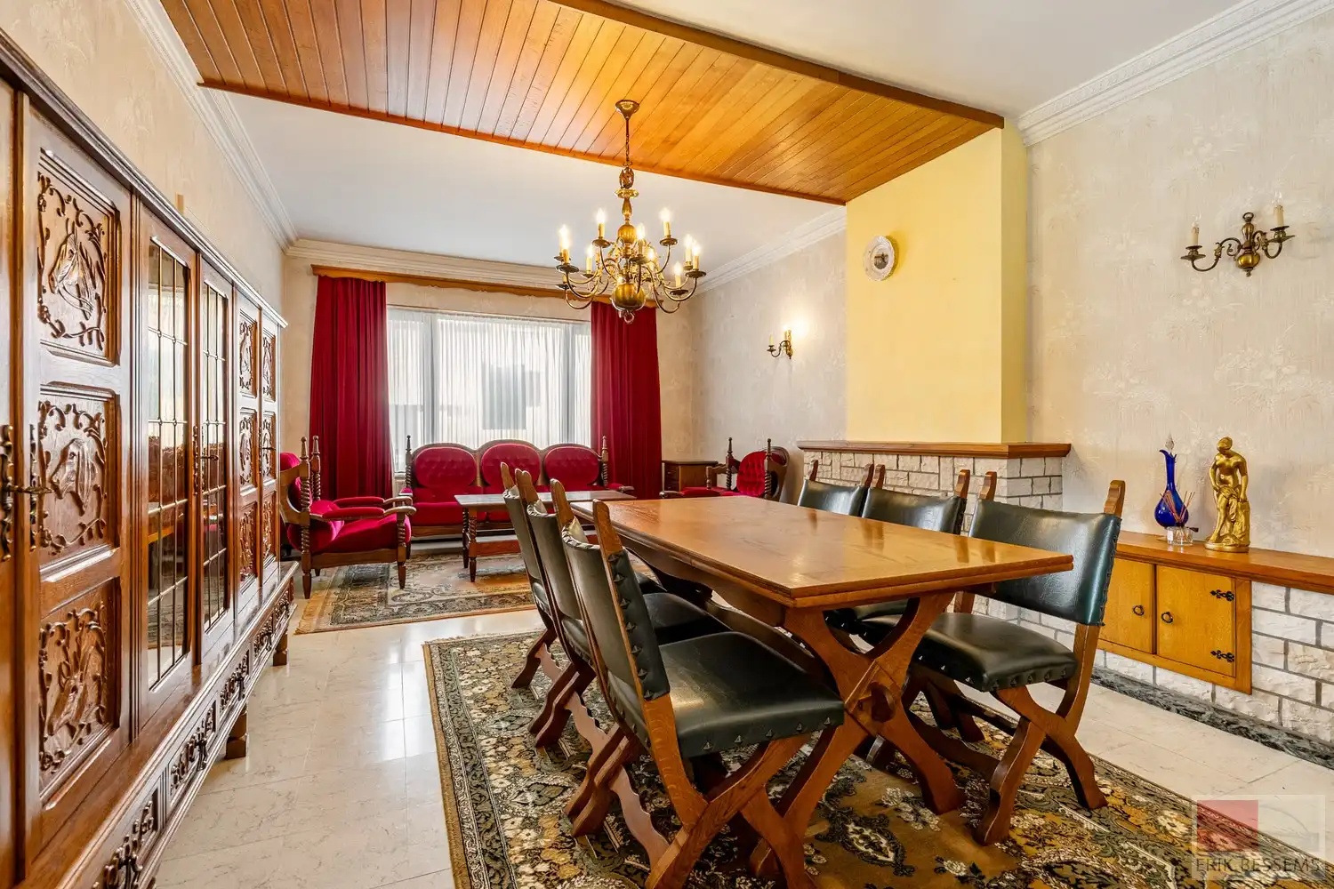 Leuke te renoveren halfopen bebouwing met potentieel en 3 ruime slaapkamers. foto 8