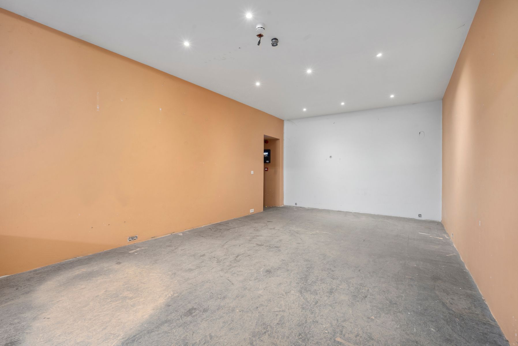 Industrieel gebouw te huur in Oostende foto 10