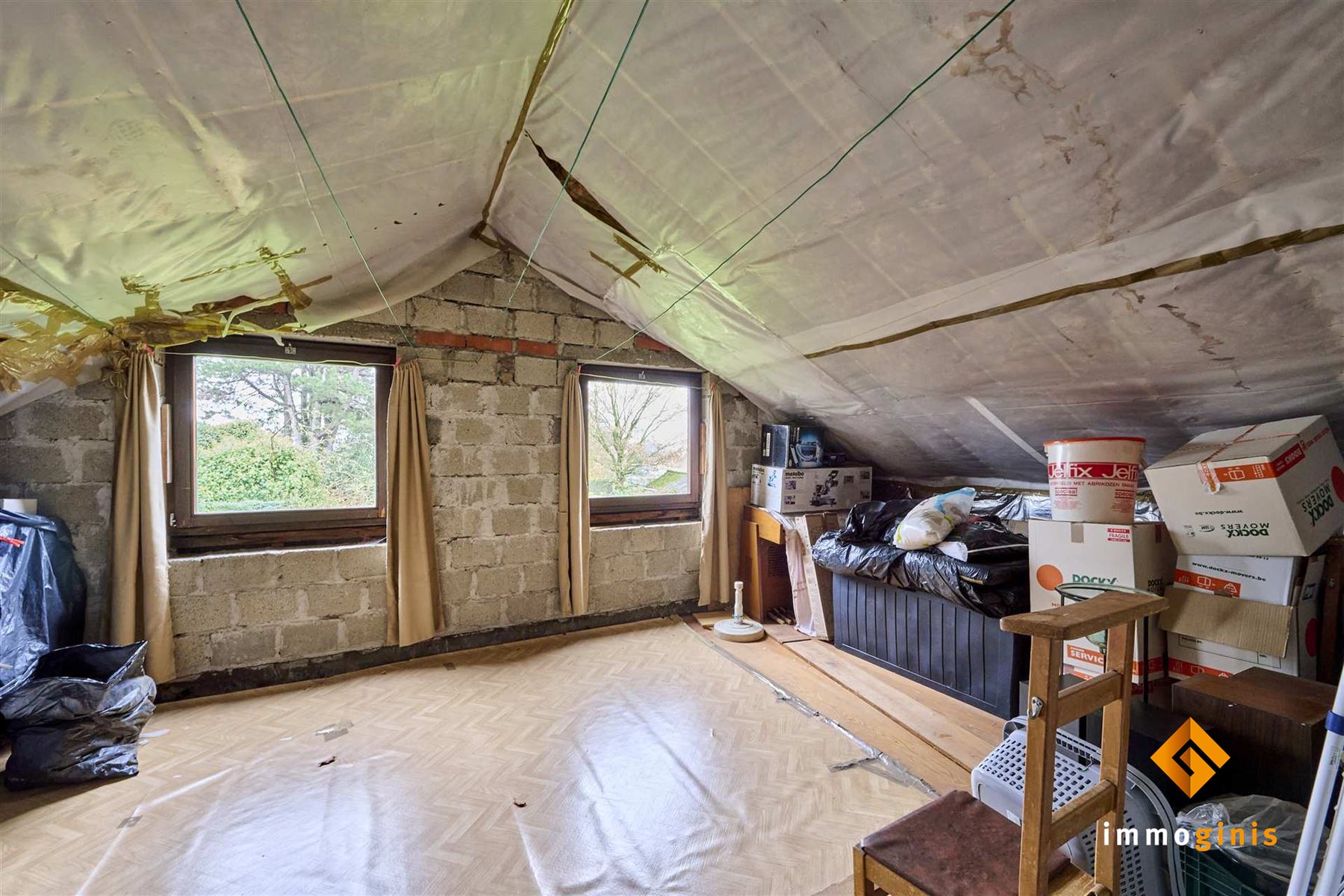 Zéér ruime woning op een mooi perceel van 17a82ca met 5 slaapkamers en uitbreidingsmogelijkheden op de eerste verdieping! foto 31