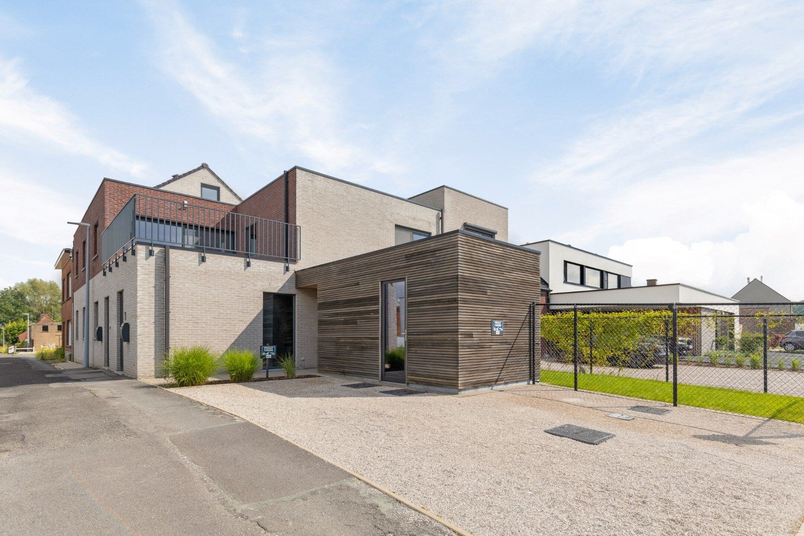 Prachtig, lichtrijk nieuwbouwappartement met groot terras! foto 2