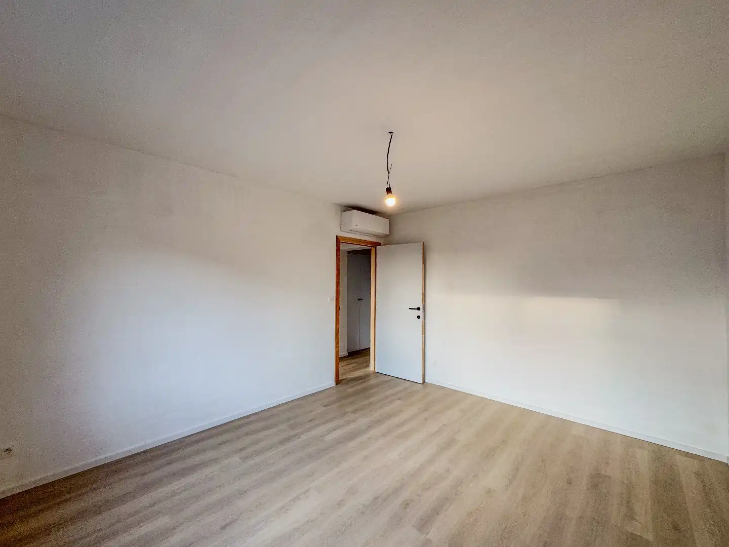 Gerenoveerde woning met 3 slaapkamers en gezellig stadstuin. foto 8