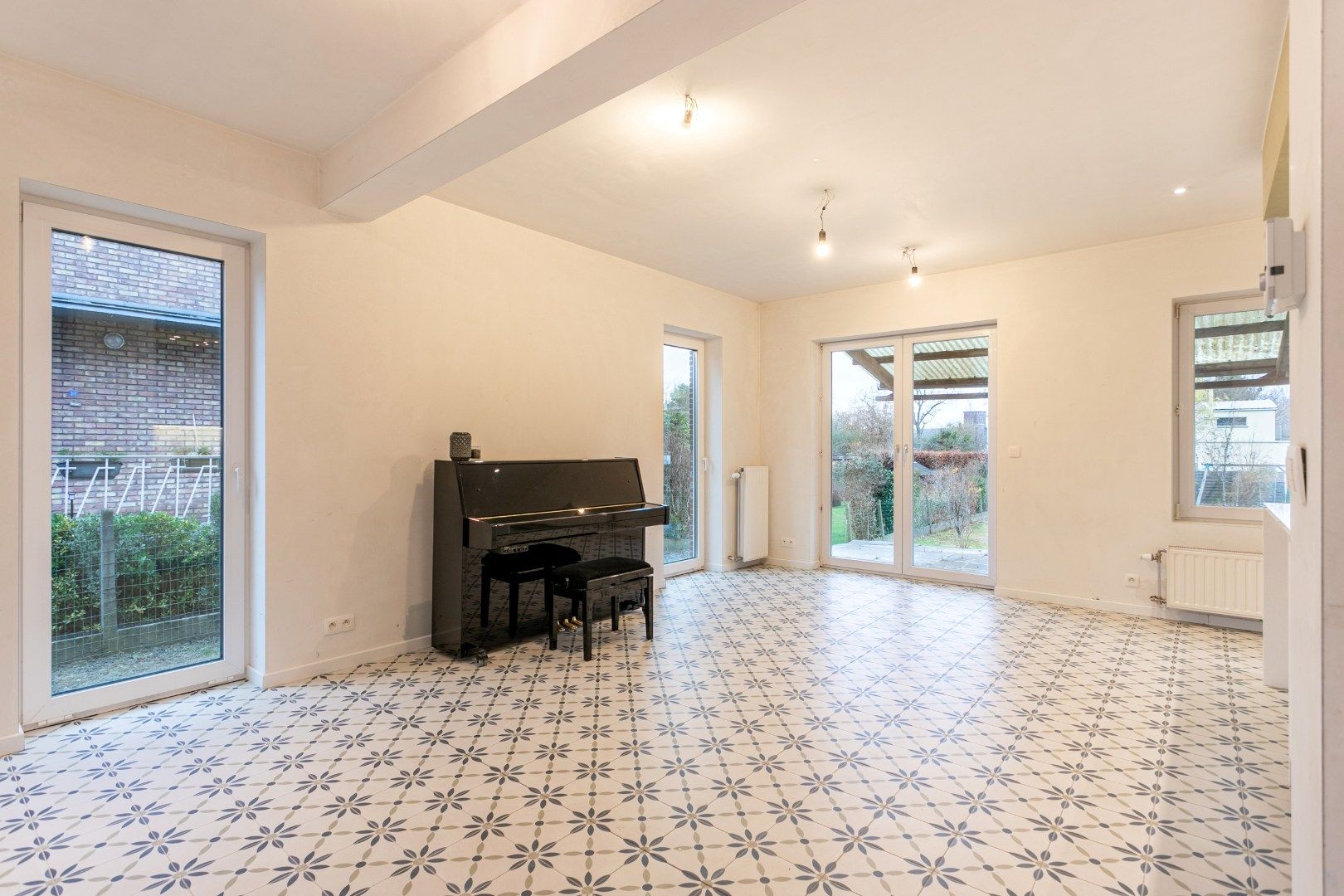 Instapklare woning met 4 slpk op perceel van 5a 45ca foto 10