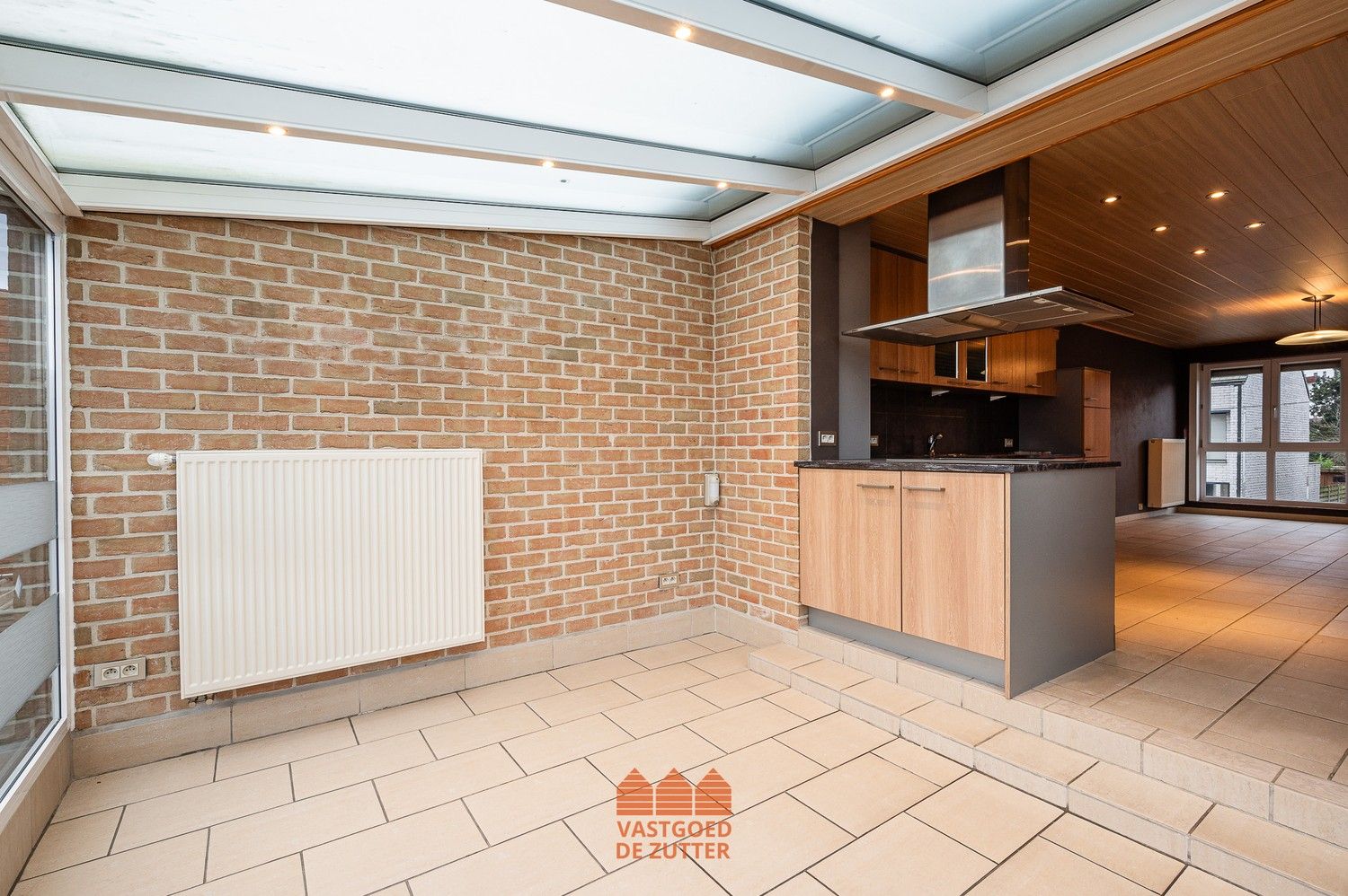 Ruime woning met garage en verhuurde studio foto 7