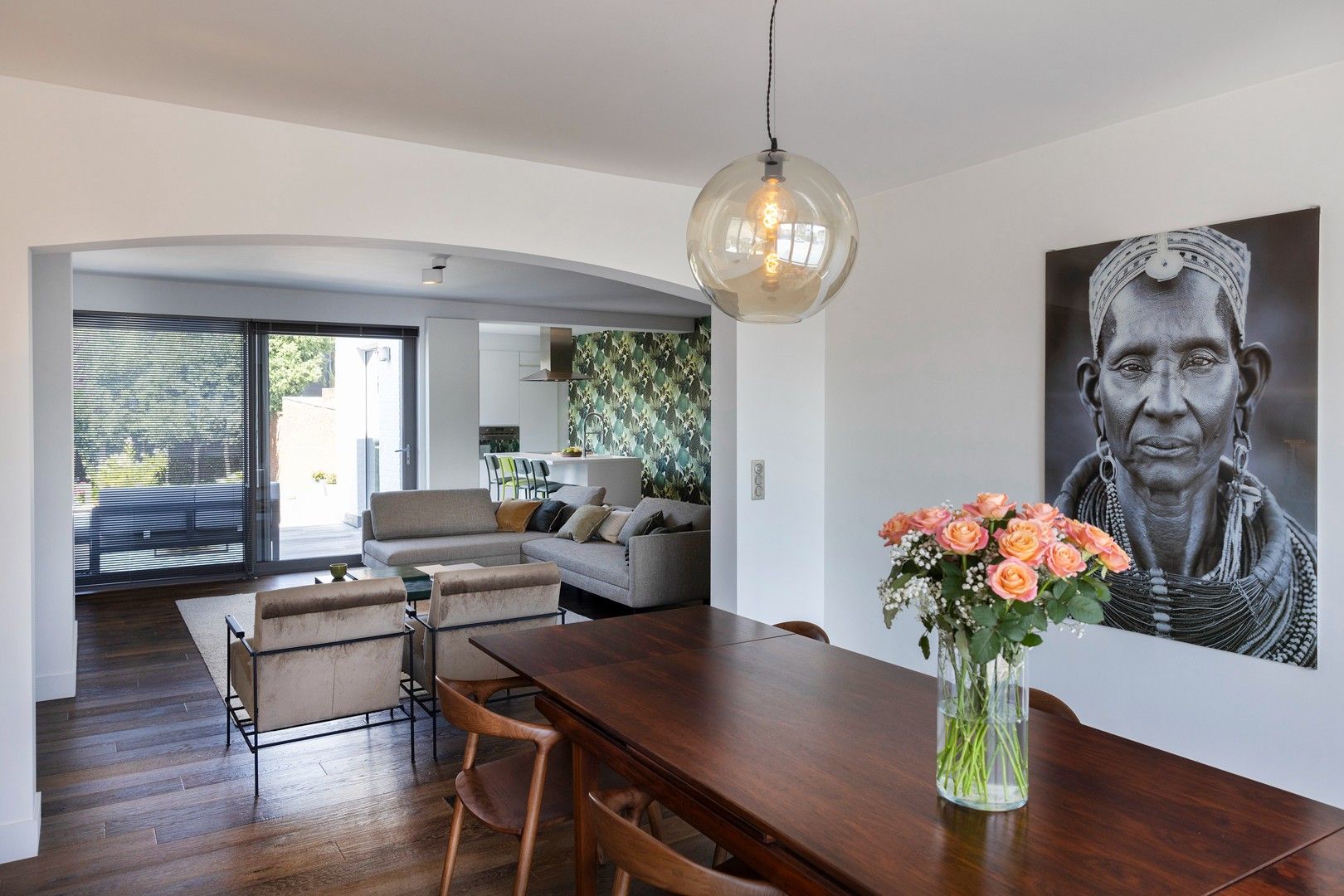 Strak ingerichte & instapklare burgerwoning. foto 4