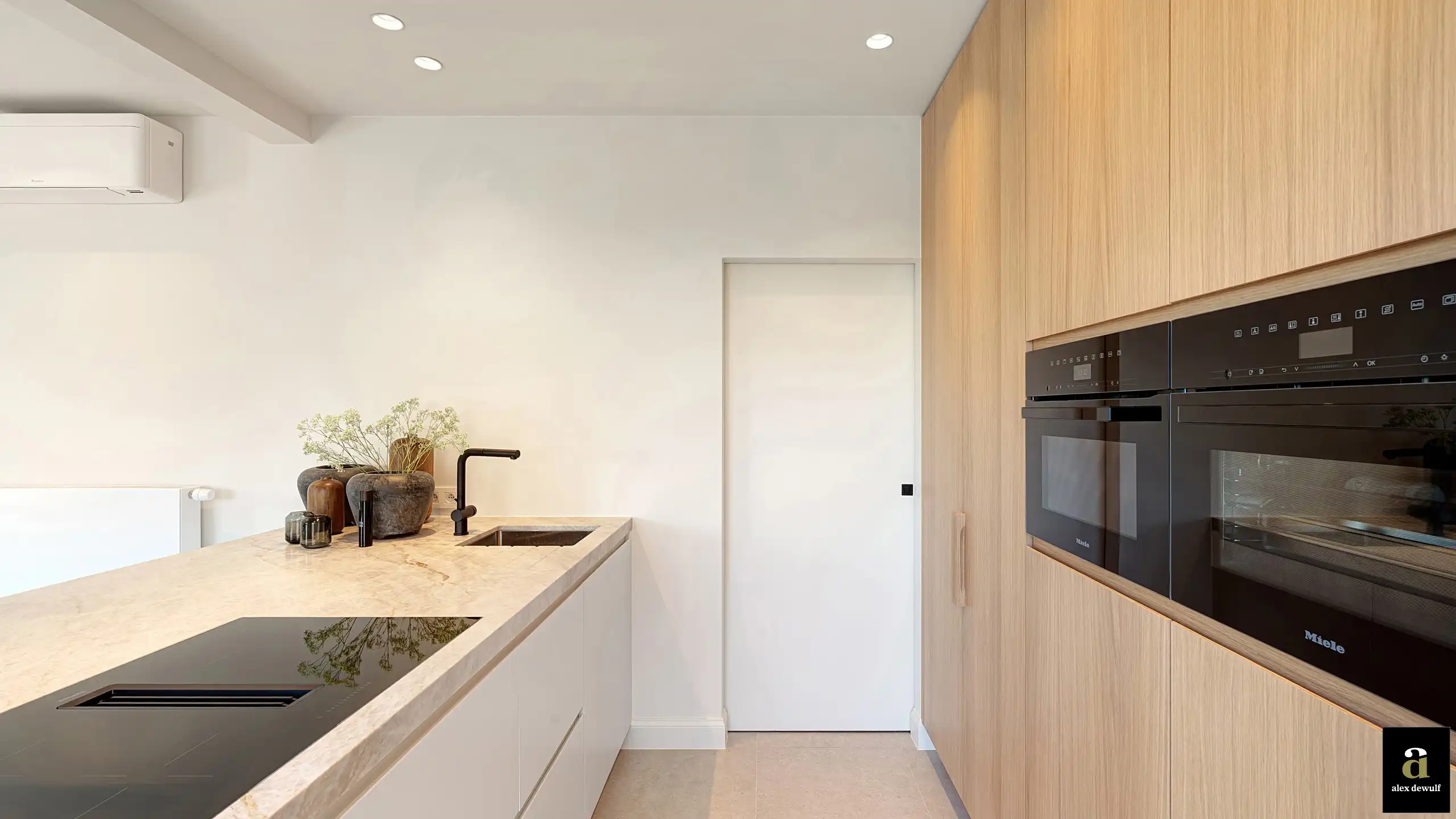 Uitstekend gelegen, volledig gerenoveerde koppelvilla te Duinbergen, op wandelafstand van het strand en de duinen. foto 21