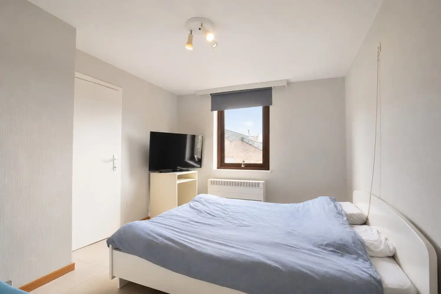 Royale gezinswoning met 4 slaapkamers op toplocatie, inclusief naastliggend perceel grond foto 16
