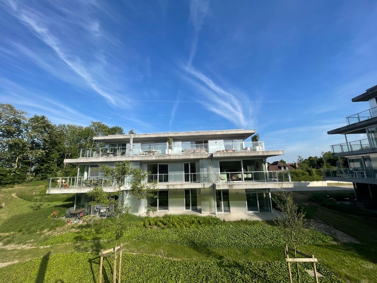 Twee-slaapkamer GELIJKVLOERS nieuwbouw hoekappartement + terras foto {{pictureIndex}}