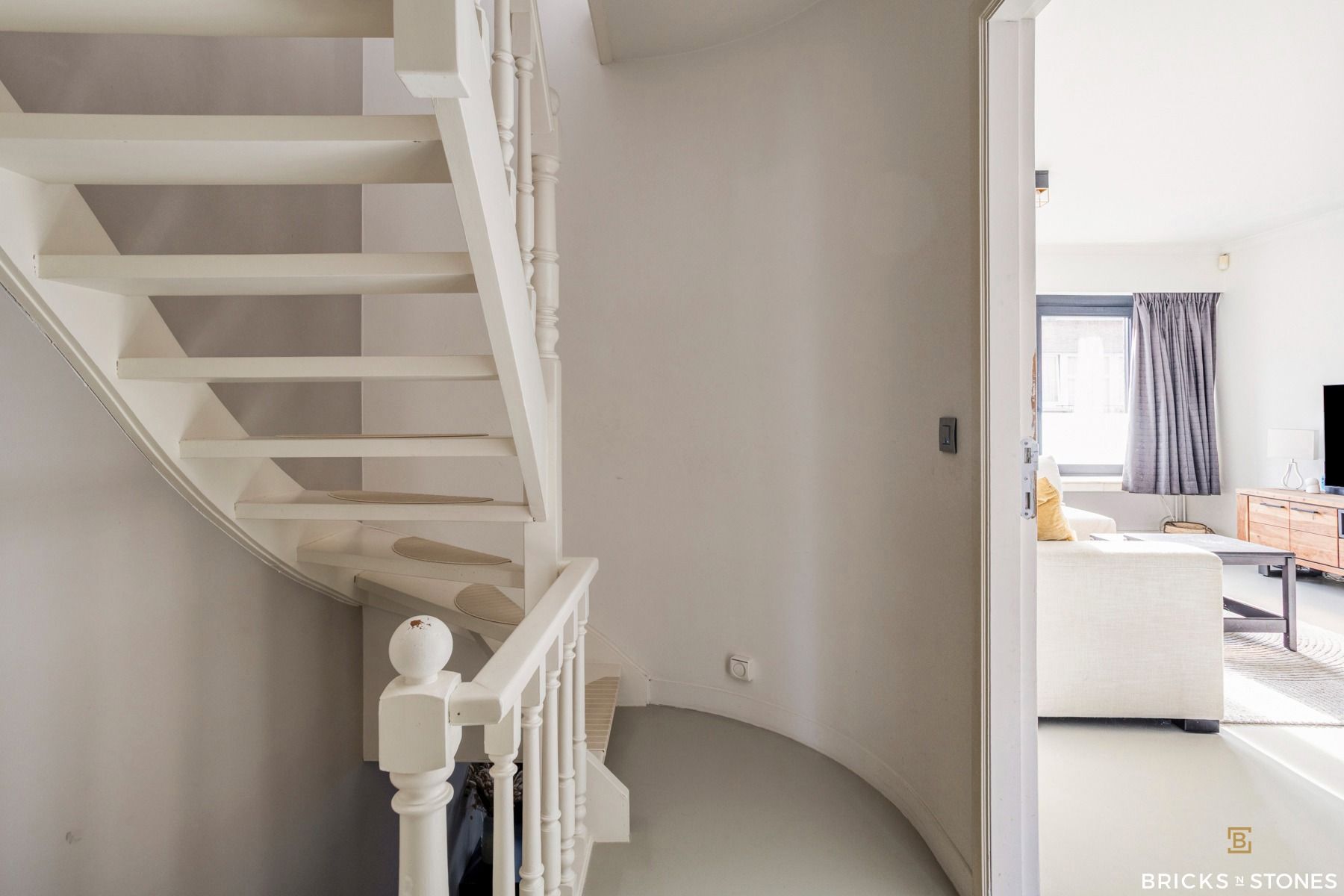 Knappe bel-etage woning met tuin foto 16