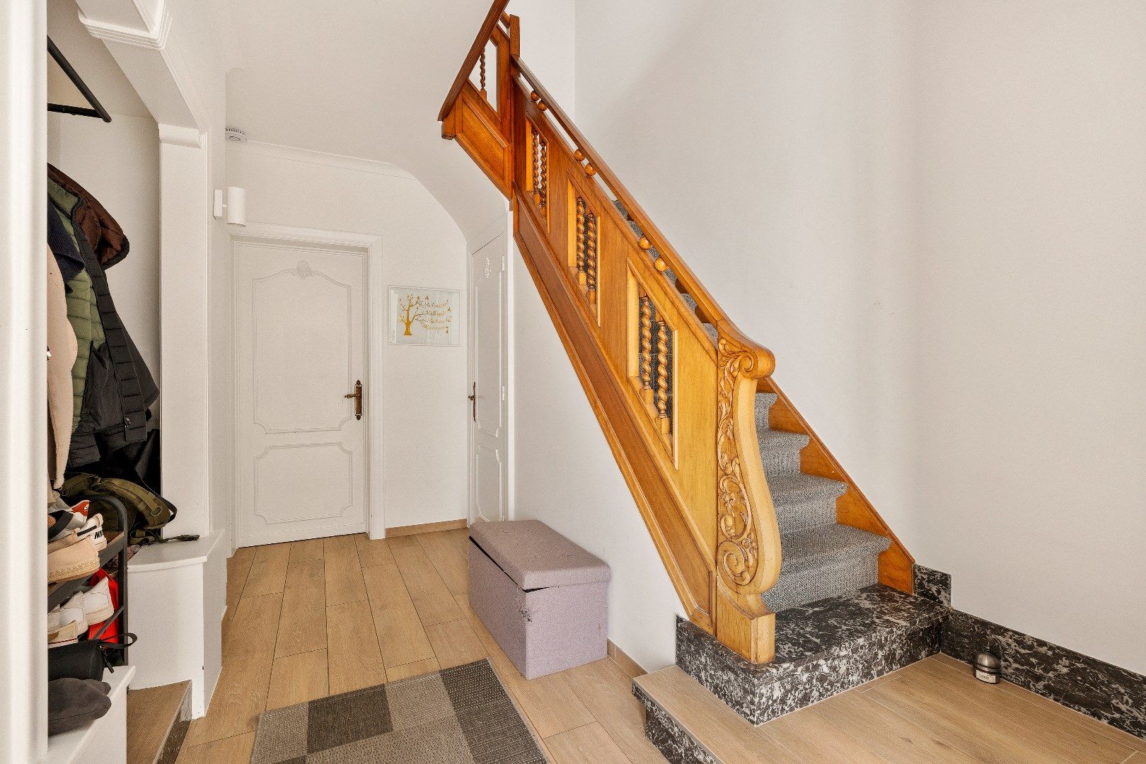 RUIME WONING OP 439M² MET 3 SLPKS, RUSTIGE LIGGING EN GROTE TUIN foto 18